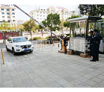 自動車牌識別系統(tǒng)的識別準(zhǔn)確率怎么樣？